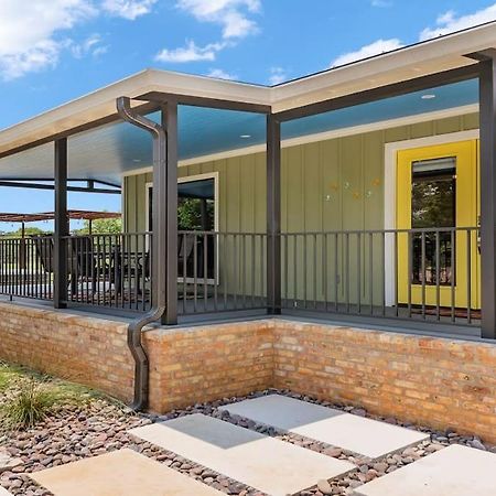 Blumenhaus Sleeps 6 Full Kitchen Plus Hot Tub Fredericksburg Eksteriør billede