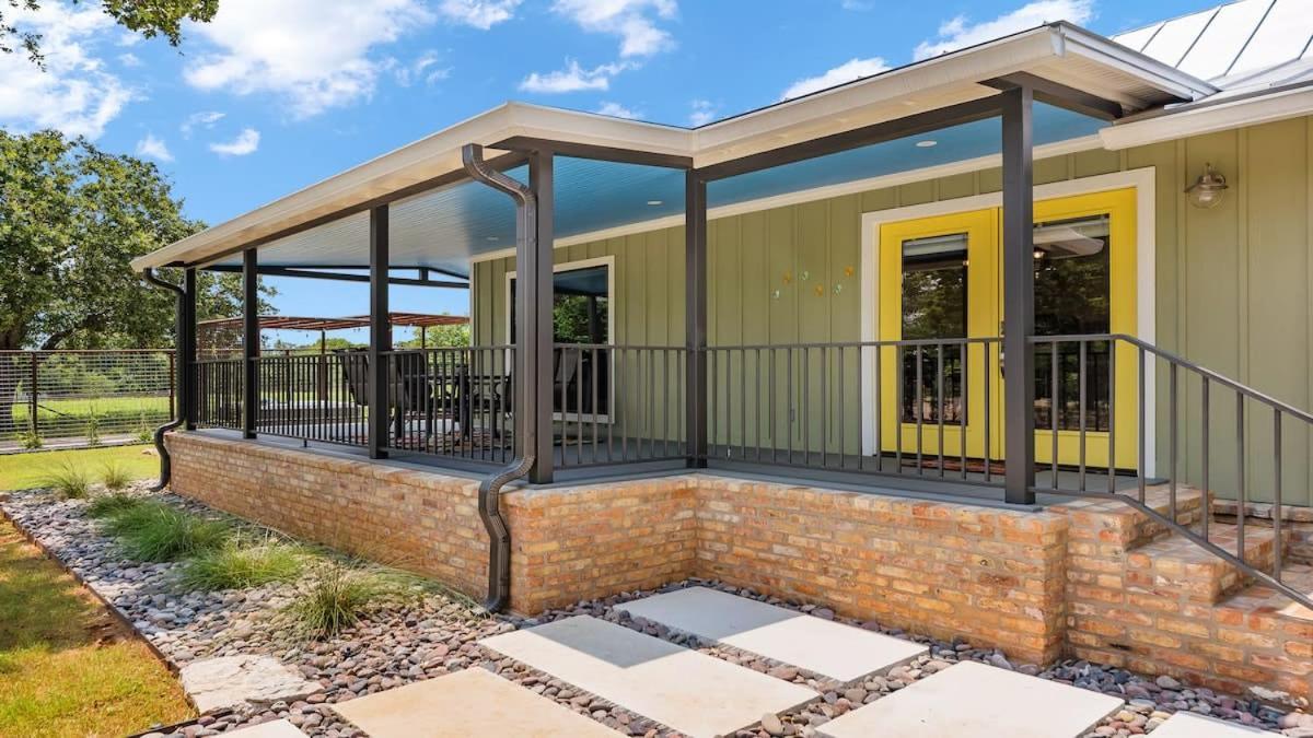 Blumenhaus Sleeps 6 Full Kitchen Plus Hot Tub Fredericksburg Eksteriør billede