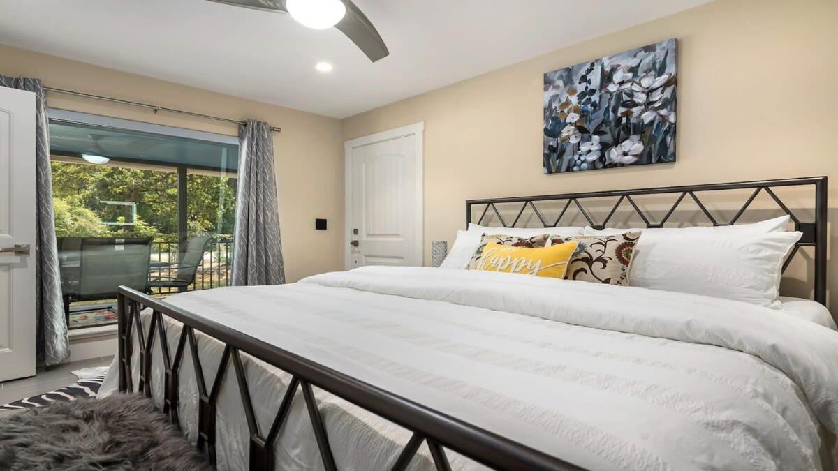 Blumenhaus Sleeps 6 Full Kitchen Plus Hot Tub Fredericksburg Eksteriør billede