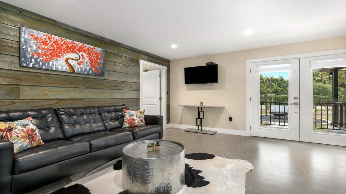 Blumenhaus Sleeps 6 Full Kitchen Plus Hot Tub Fredericksburg Eksteriør billede