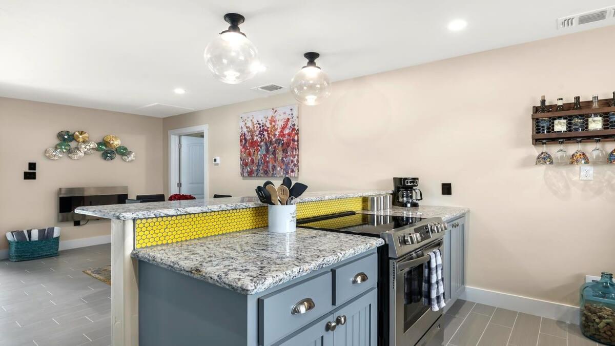 Blumenhaus Sleeps 6 Full Kitchen Plus Hot Tub Fredericksburg Eksteriør billede